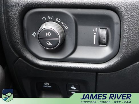 Used 2023 RAM 1500 Big Horn AWD/4WD image 30