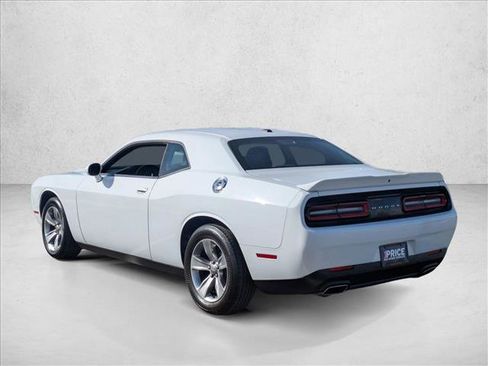 Used 2020 Dodge Challenger SXT image 8