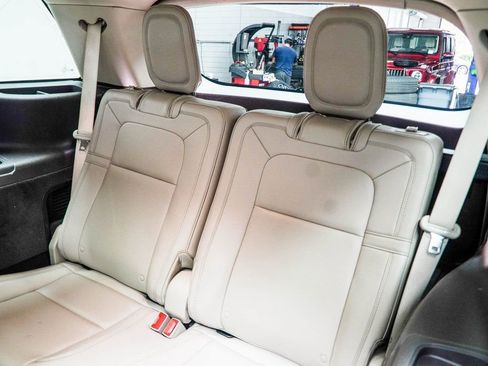 Used 2022 Lincoln Aviator Reserve w/ Elements Package Plus image 39