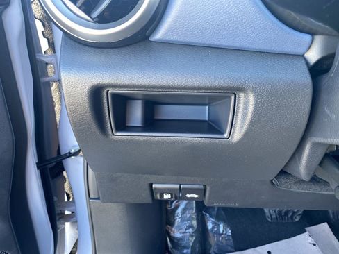 New 2025 Nissan Versa SV image 23