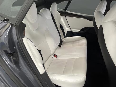 Used 2022 Tesla Model S image 26