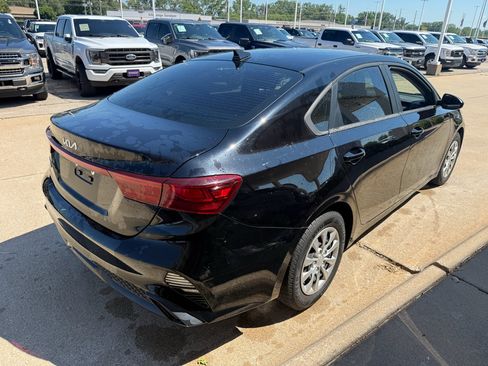 Used 2022 Kia Forte Sedan FWD image 10