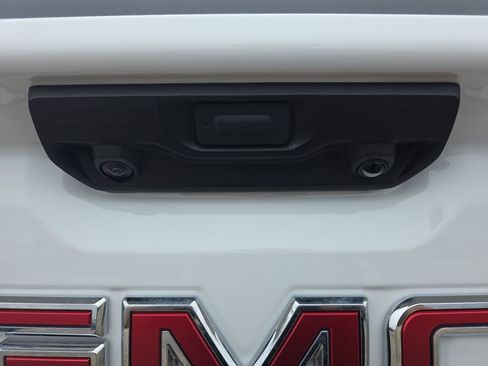 New 2026 GMC Sierra 1500 SLE image 13