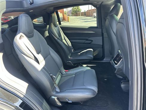 Used 2023 Tesla Model X image 12