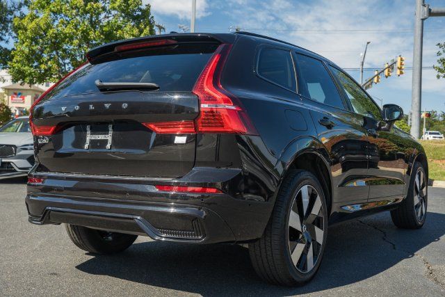 Used 2024 Volvo XC60 T8 Plus w/ Protection Package Premier AWD/4WD image 5