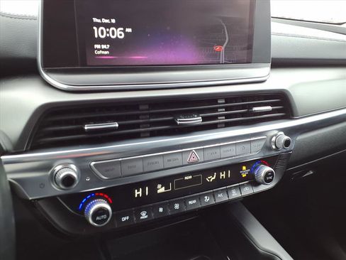 Used 2022 Kia Telluride LX image 10