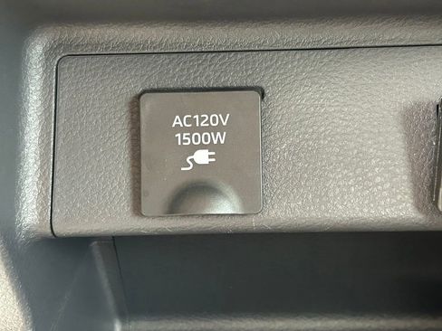 Used 2023 Toyota Sienna Limited AWD/4WD image 26