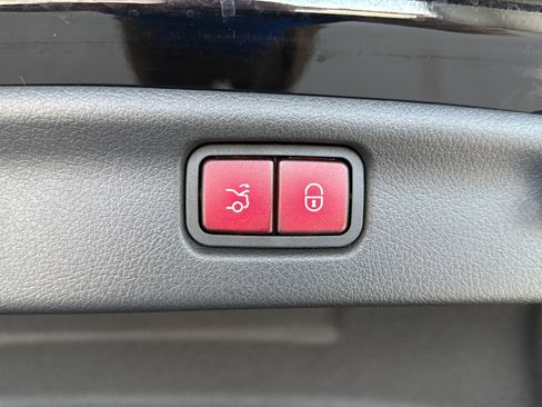 Certified 2023 Mercedes-Benz C 300 Sedan image 9