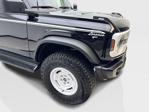 Used 2025 Ford Bronco Heritage Edition AWD/4WD image 18