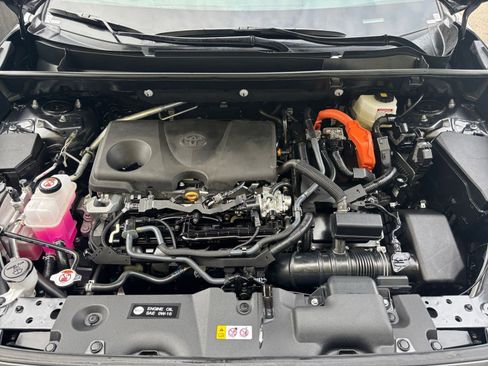 Used 2025 Toyota RAV4 LE image 28