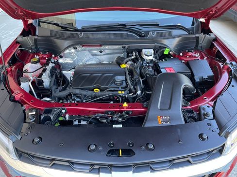 Used 2025 Chevrolet Trax LT image 32