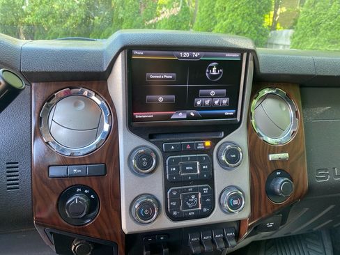 Used 2013 Ford F250 Lariat w/ Chrome Pkg AWD/4WD image 13