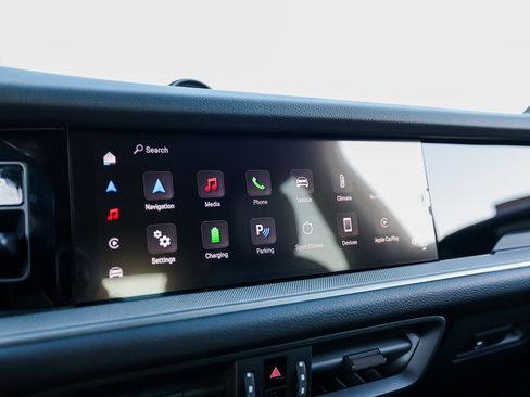 New 2025 Porsche Cayenne E-Hybrid image 18