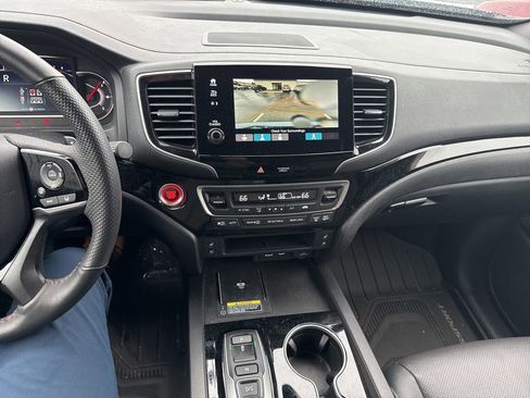 Used 2024 Honda Passport Black Edition image 5