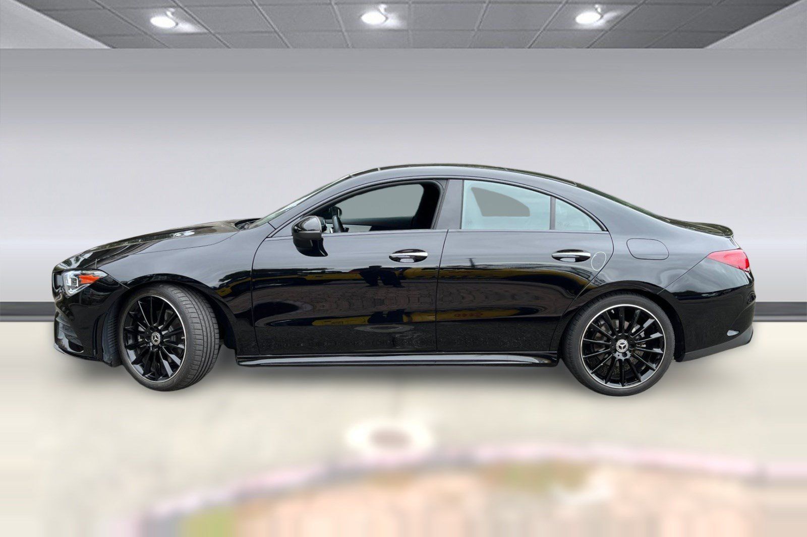 Used 2023 Mercedes-Benz CLA 250 image 2