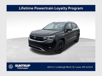Used 2023 Volkswagen Taos SE w/ Black Wheel Package