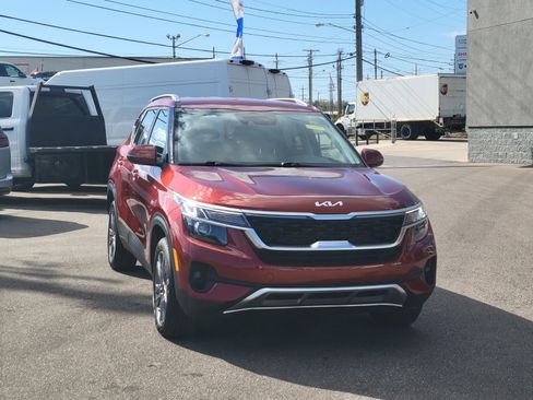 Used 2023 Kia Seltos S image 3