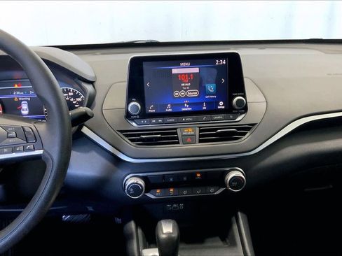 Used 2022 Nissan Altima 2.5 SV image 5