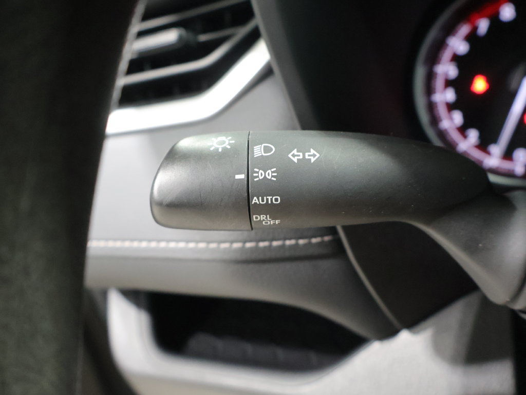 Used 2025 Toyota RAV4 XLE AWD/4WD image 37