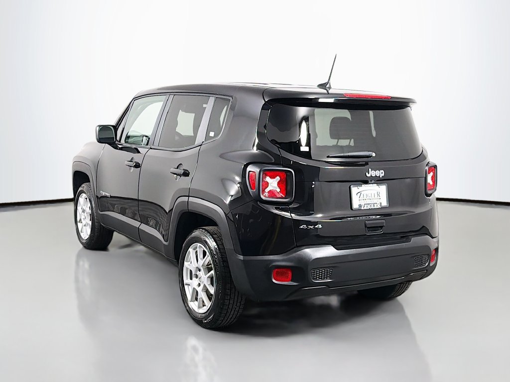 Used 2023 Jeep Renegade Latitude AWD/4WD image 5