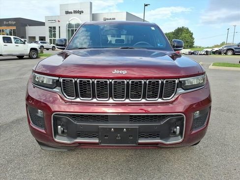 Used 2022 Jeep Grand Cherokee Overland w/ Luxury Tech Group IV AWD/4WD image 12