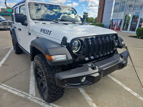 Used 2023 Jeep Wrangler Unlimited Sport AWD/4WD image 4