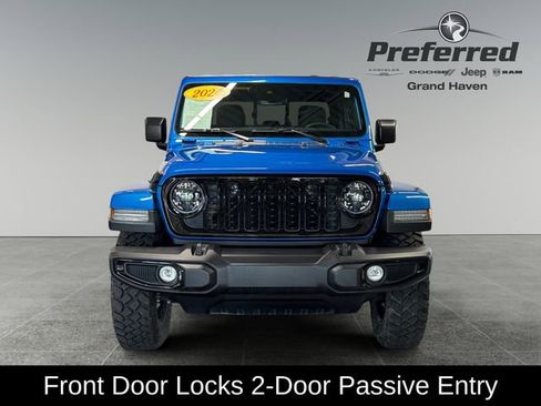 Used 2024 Jeep Gladiator Sport image 13