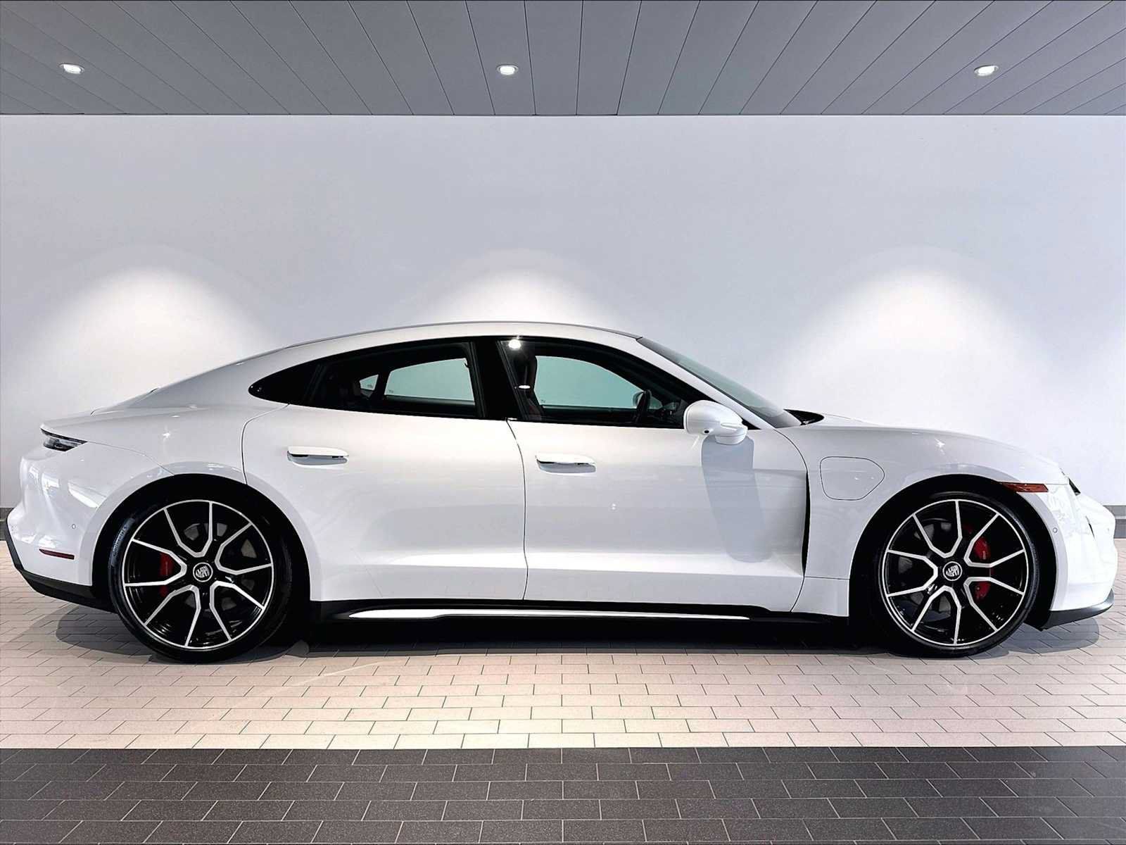 Used 2023 Porsche Taycan 4S AWD/4WD image 11
