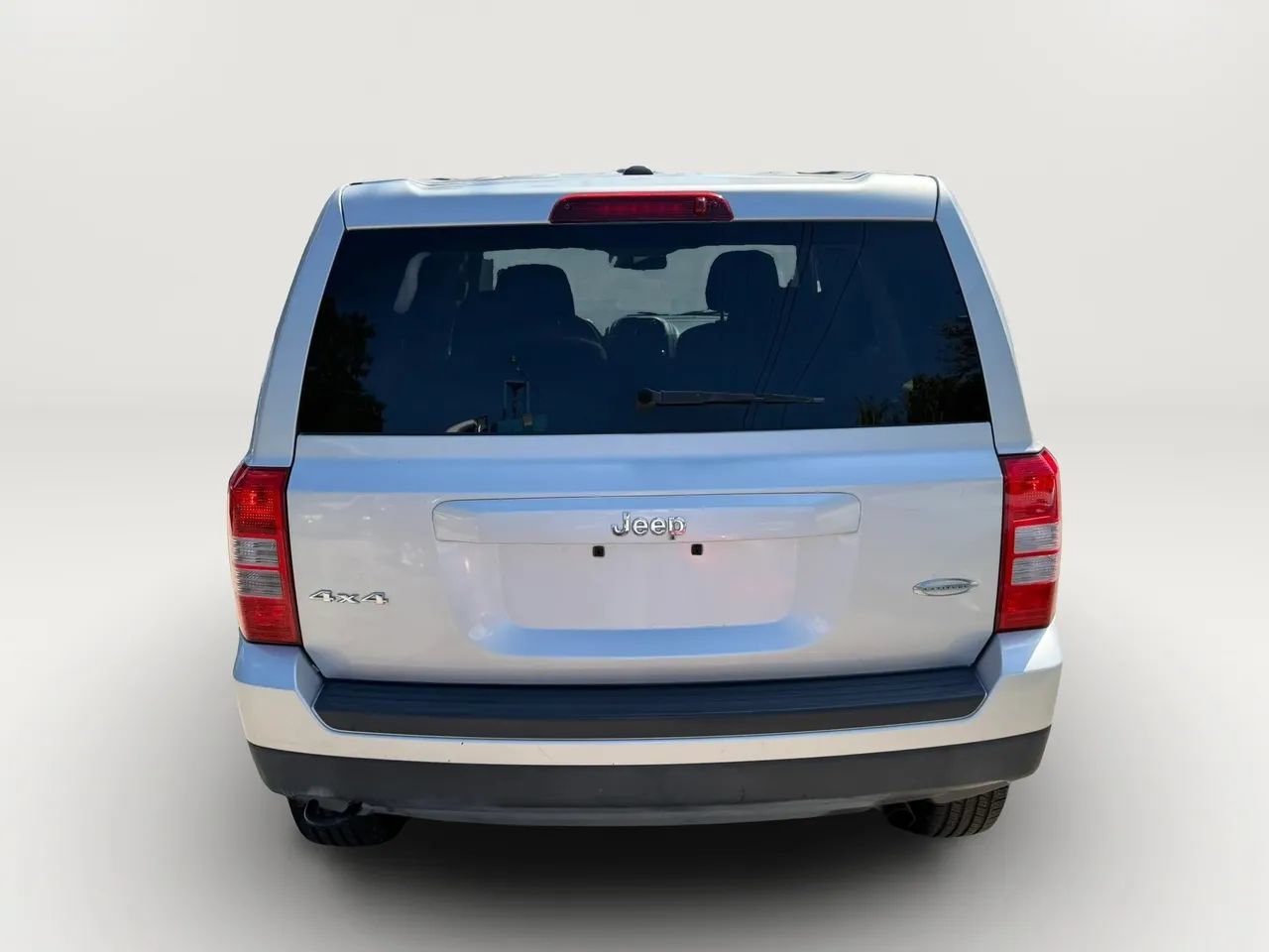 Used 2011 Jeep Patriot Latitude AWD/4WD image 4