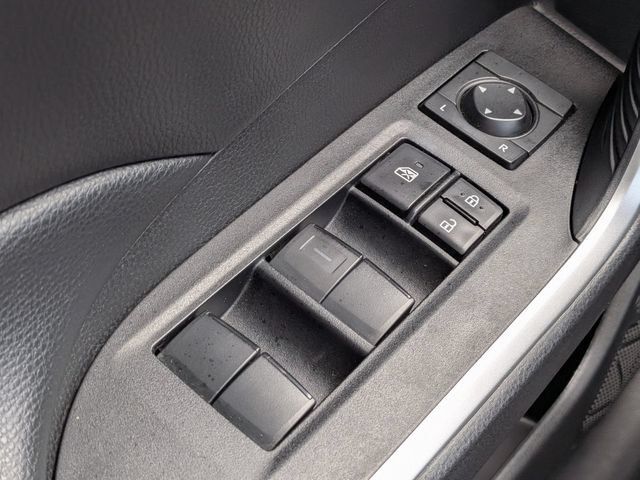 Used 2021 Toyota RAV4 LE AWD/4WD image 22