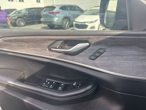 Used 2024 Jeep Grand Cherokee L Limited w/ Luxury Tech Group II image 19