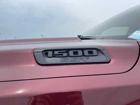 Used 2025 RAM 1500 Warlock AWD/4WD image 15