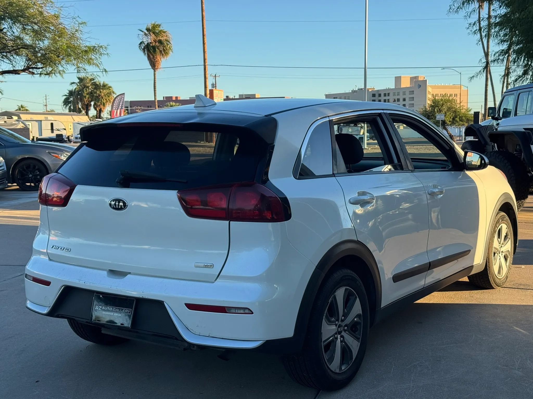 Used 2018 Kia Niro FE FWD image 5