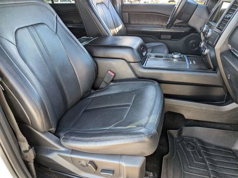 Used 2018 Ford Expedition Limited w/ Equipment Group 302A RWD image 28