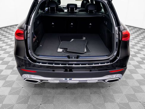 New 2025 Mercedes-Benz GLC 300 4MATIC image 30