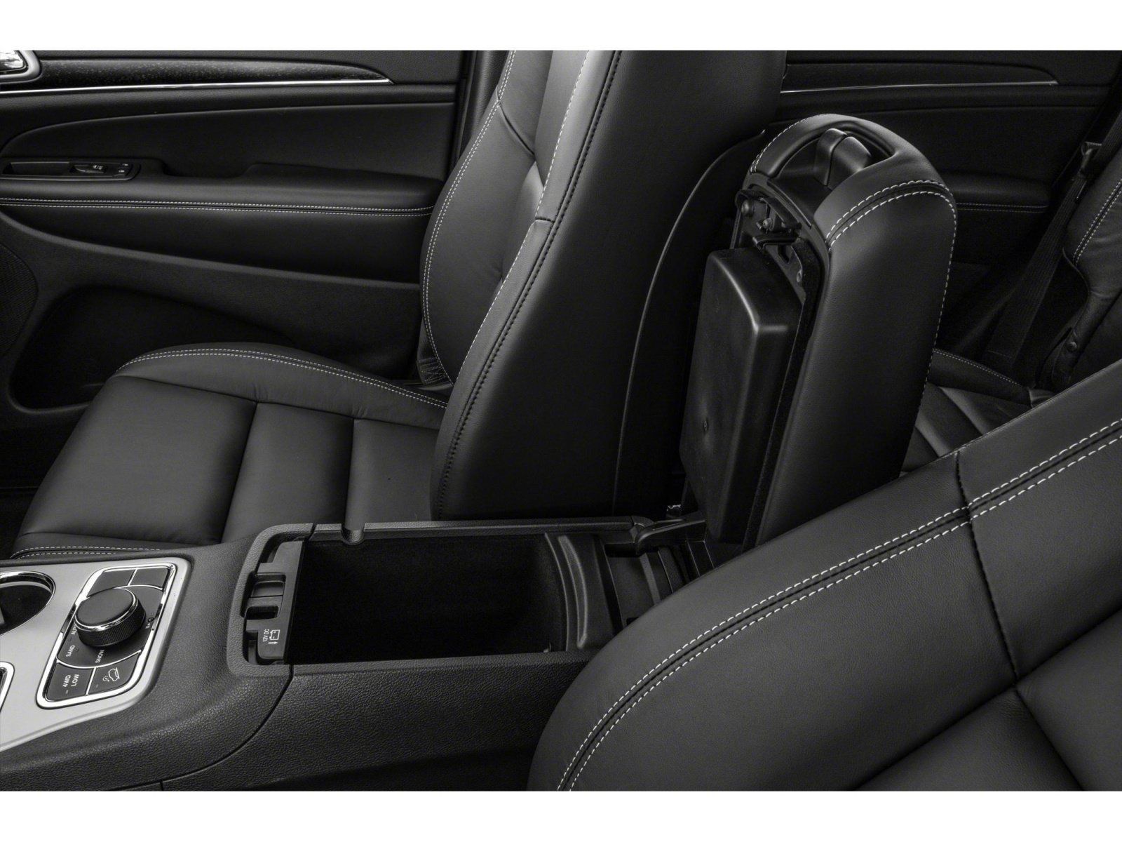 Used 2018 Jeep Grand Cherokee Limited AWD/4WD image 9