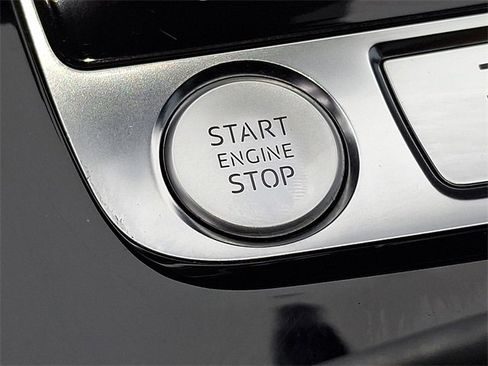 Used 2019 Audi Q8 Prestige image 19