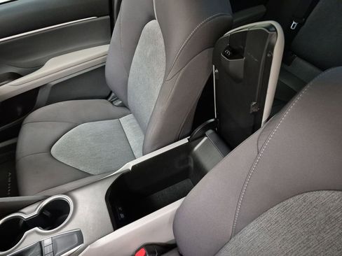 Used 2022 Toyota Camry LE image 35