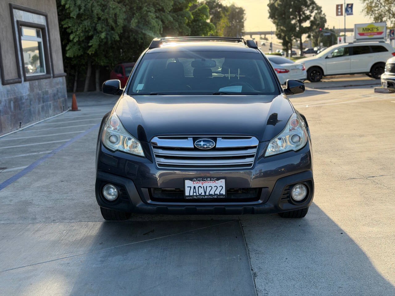 Used 2013 Subaru Outback 2.5i Premium AWD/4WD image 3