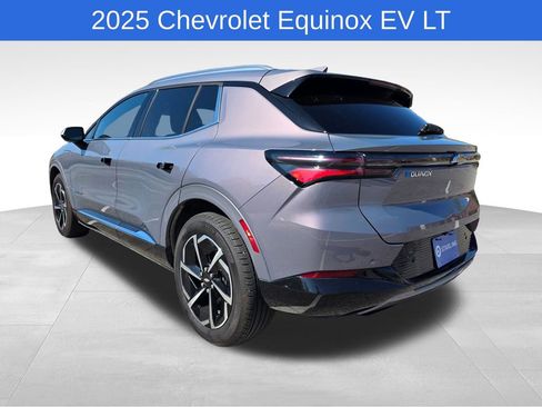 Used 2025 Chevrolet Equinox EV LT image 6