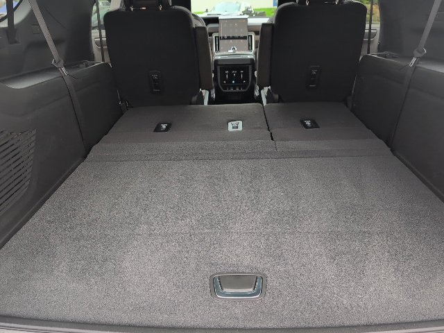 Used 2026 GMC Yukon XL Denali Ultimate w/ LPO, Floor Liner Package AWD/4WD image 42