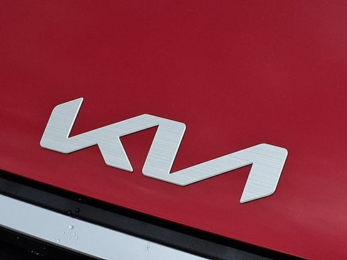 Used 2025 Kia K4 FWD image 29