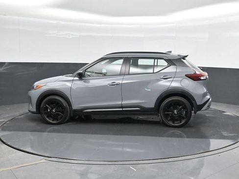 Used 2024 Nissan Kicks SR image 9
