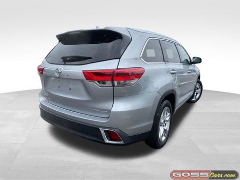 Used 2019 Toyota Highlander Limited image 3