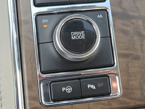 Used 2020 Ford Expedition Max Platinum image 9