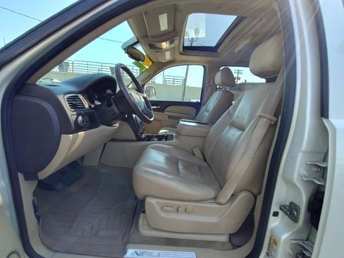 Used 2011 GMC Yukon Denali image 18