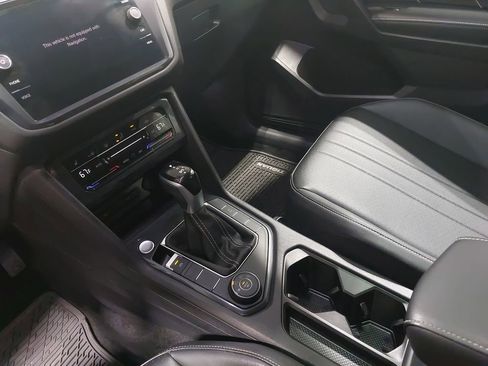 Used 2023 Volkswagen Tiguan SE image 25