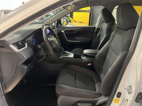 Used 2023 Toyota RAV4 LE image 14
