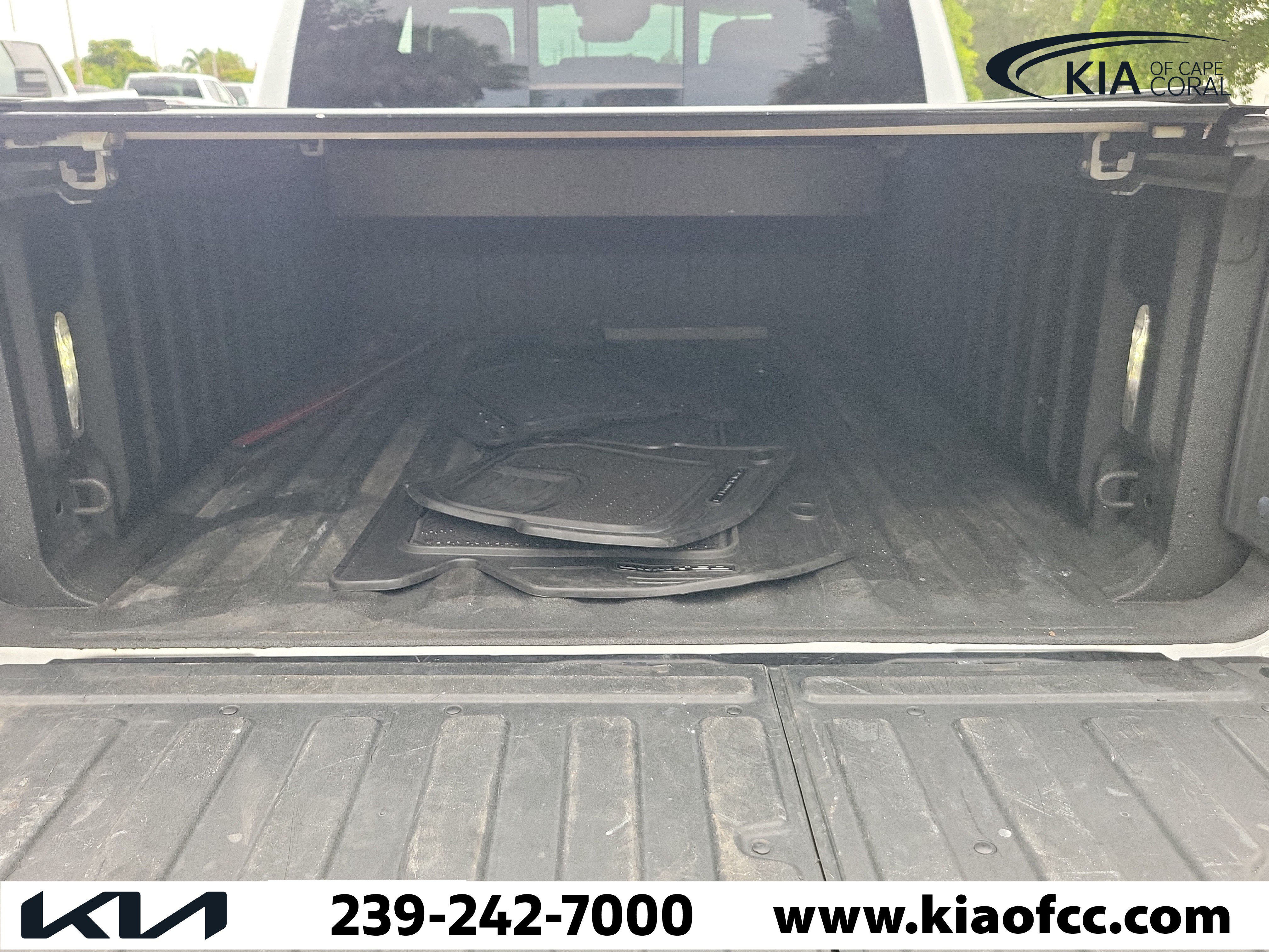 Used 2022 RAM 1500 Limited w/ Body Color Bumper Group AWD/4WD image 10