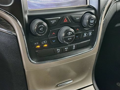 Used 2014 Jeep Grand Cherokee Overland AWD/4WD image 18